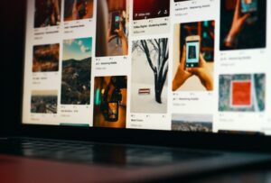 Social Media  300x203