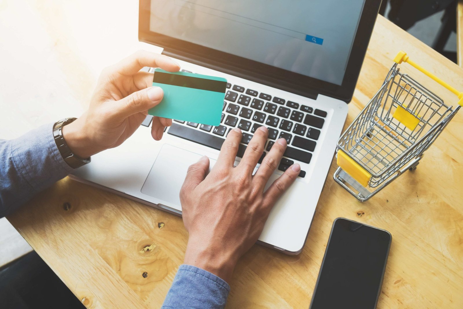 Difference Between E Commerce And Online Shopping 1 Scaled 1