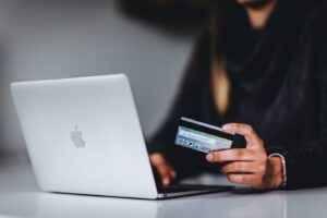 Online Shopping Ecommerce Scaled 1 300x200