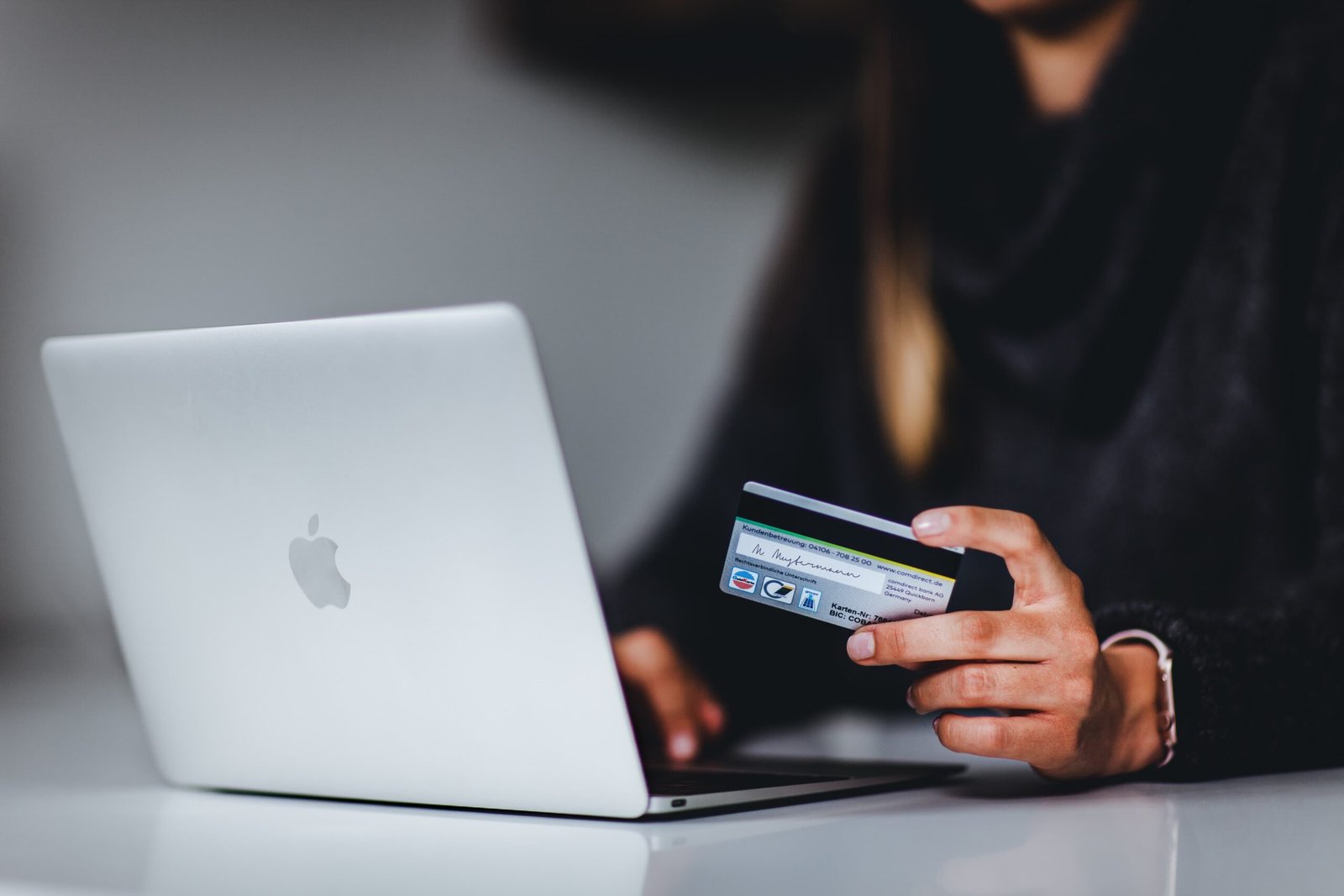 Online Shopping Ecommerce Scaled 1